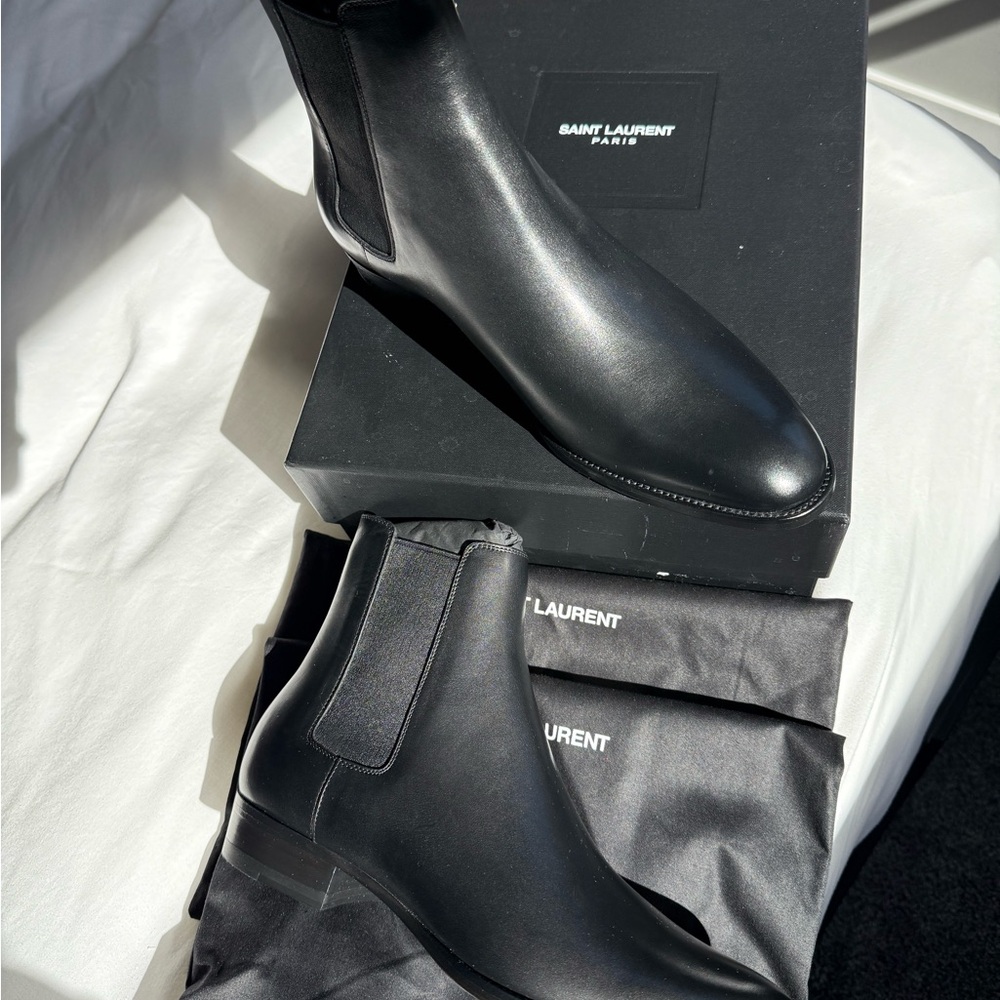 Saint Laurent Wyatt Chelsea Boots